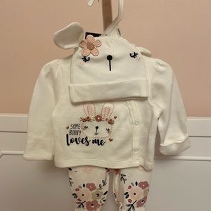 Gerber 3 piece newborn outfit
